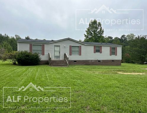 Spacious 3-Bedroom Home on Nearly an Acre – 157 Autumn Lane – photo 1