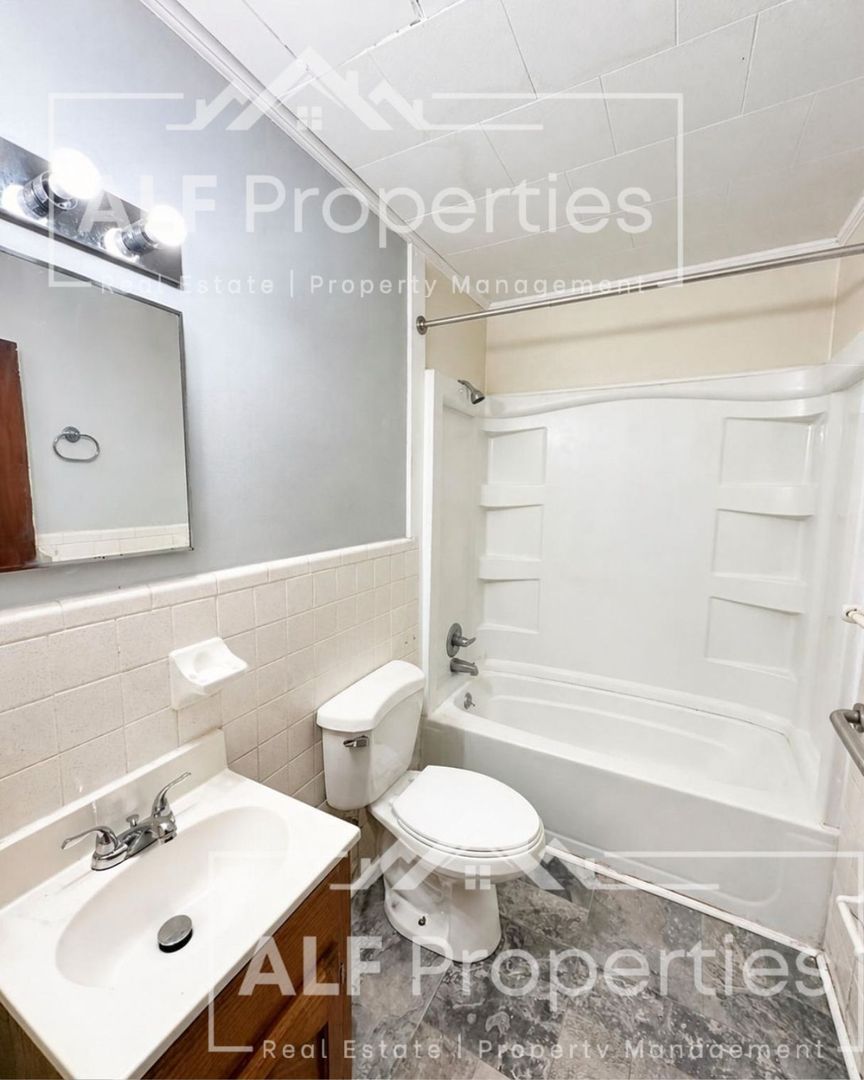 2435 Westover Drive 8 of 12