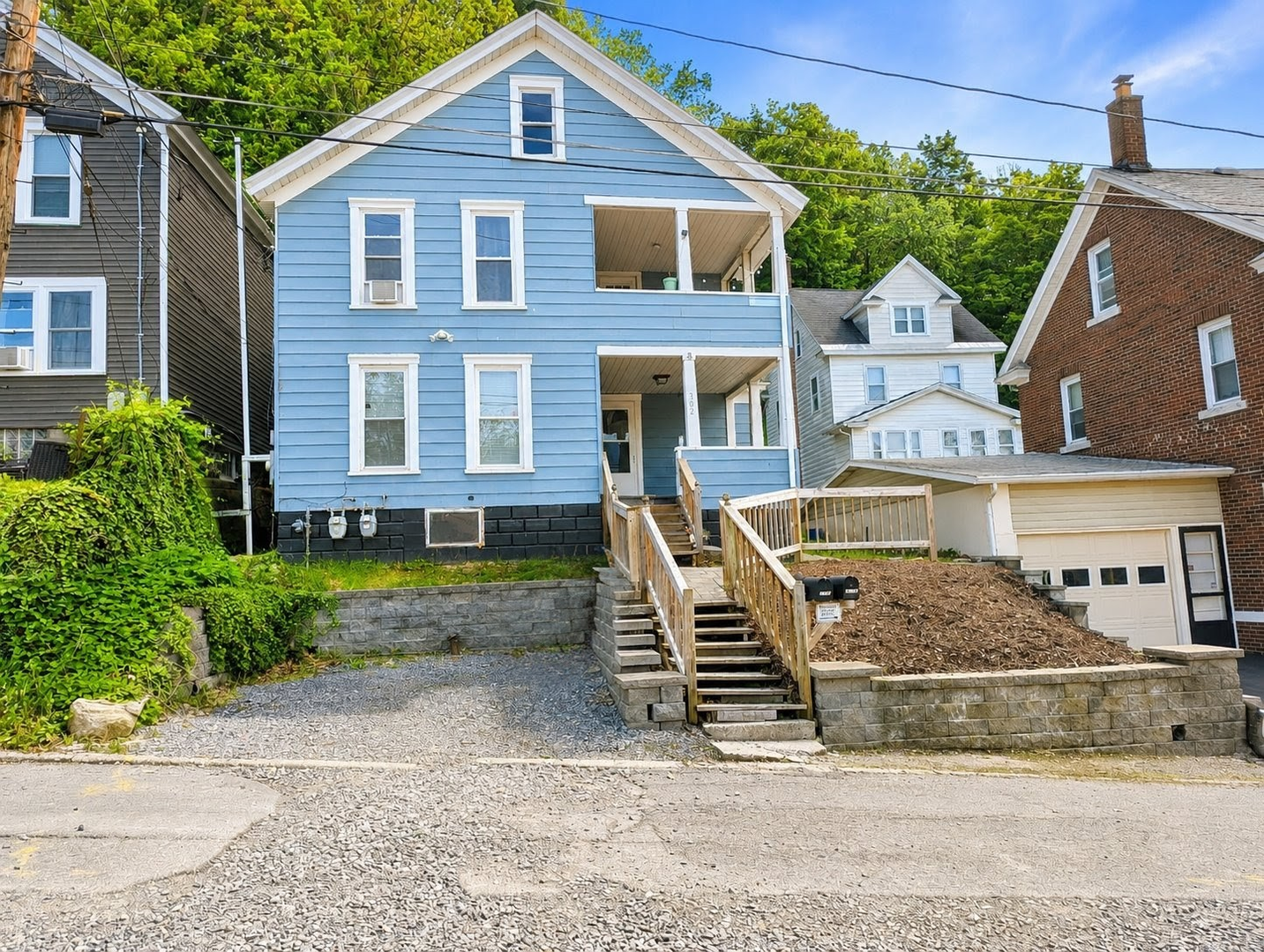 Syracuse Apartment: 302 Caroline Ave