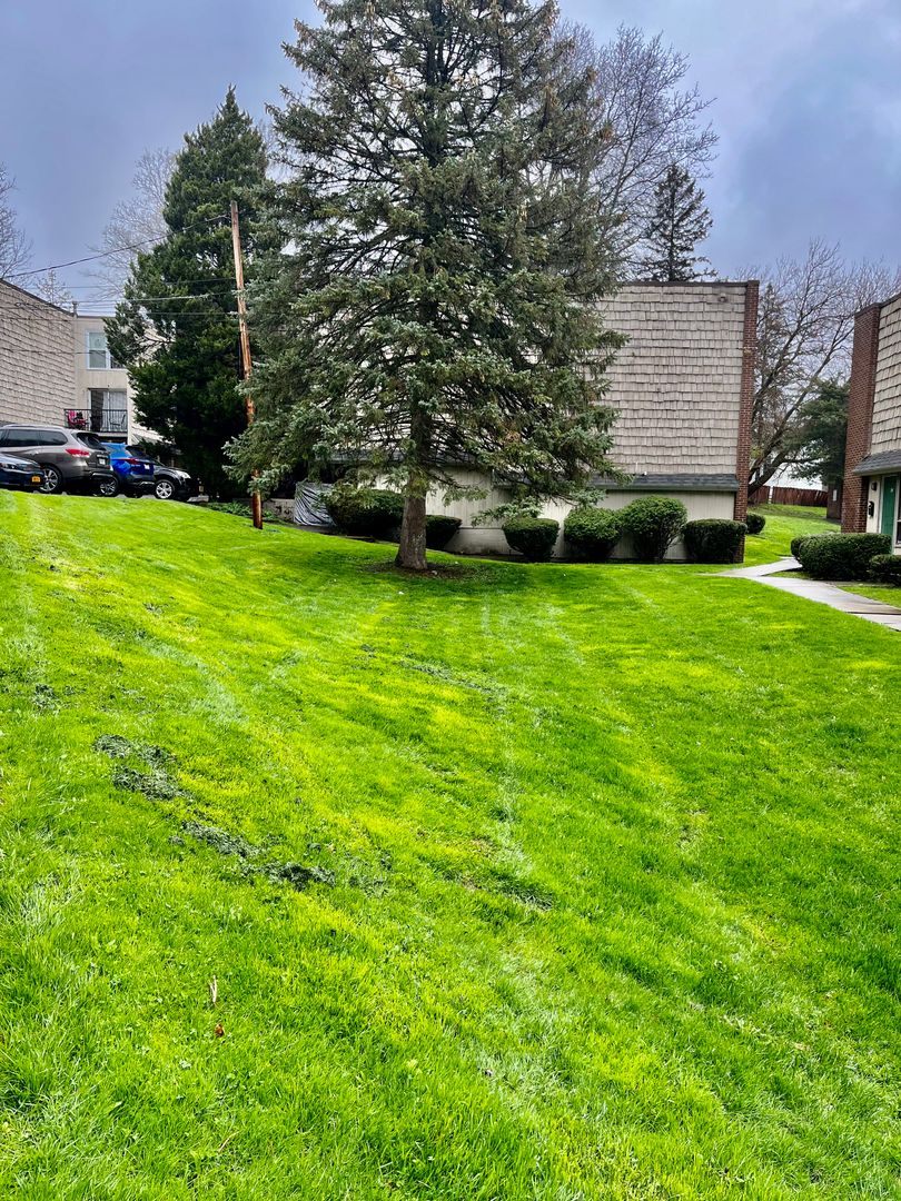 Camillus Apartment: 4915 W Genesee St