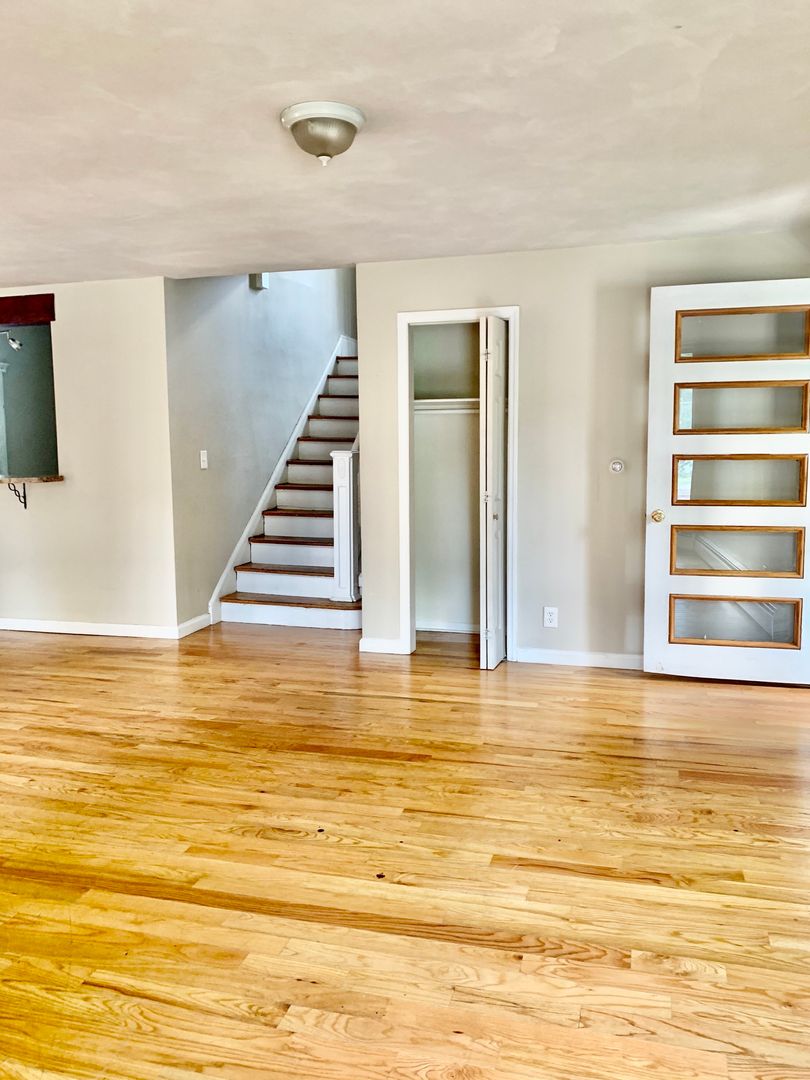 Syracuse Apartment: 329 Salt Springs Rd
