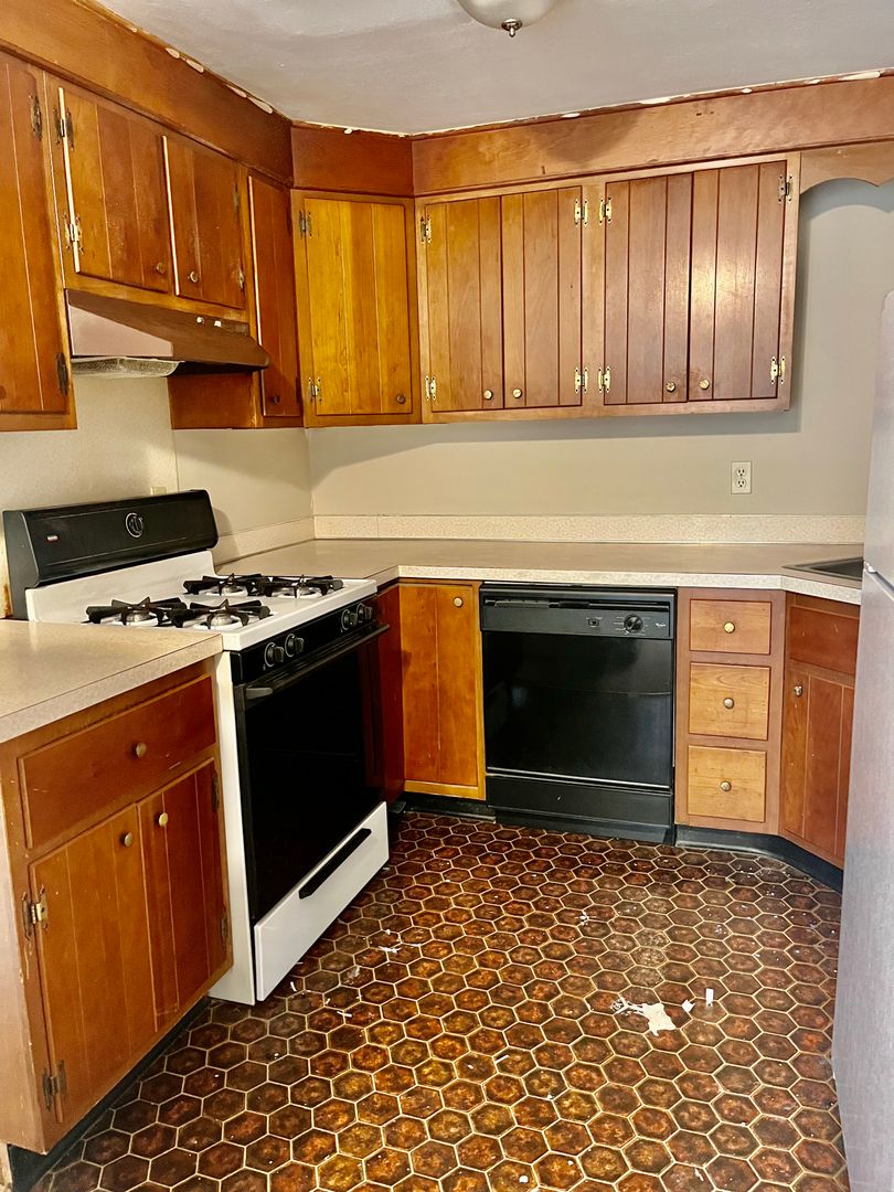 4915 W Genesee St 12 of 12