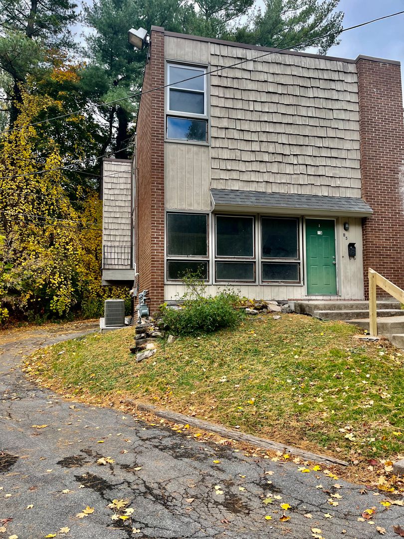 4915 W Genesee St 8 of 12
