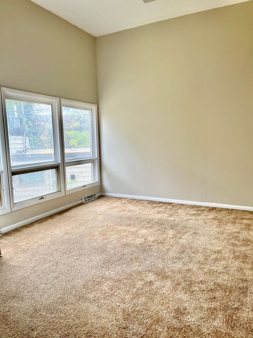 4915 W Genesee St 11 of 12