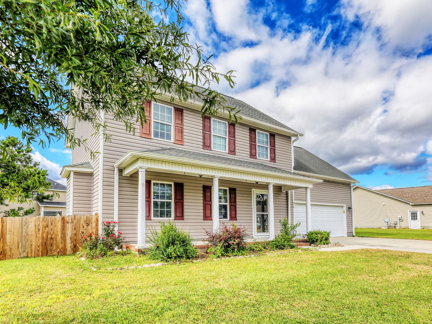 Well maintained 4 bedroom home in Beaufort