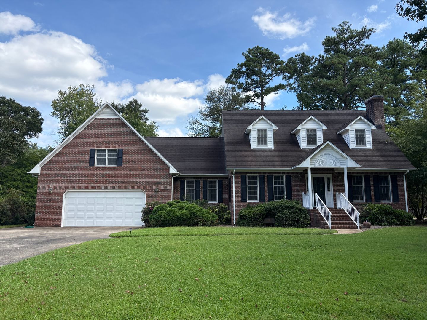 New Bern House: 916 Dorset Way