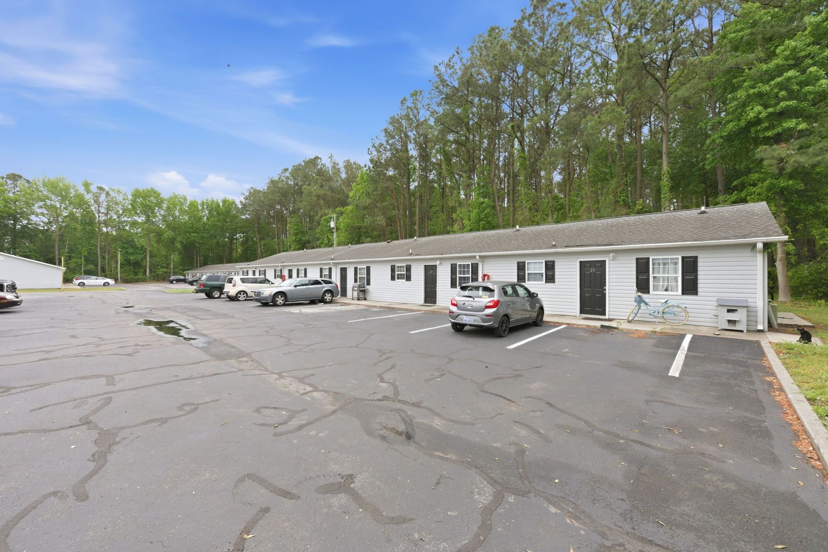 New Bern Apartment: 2815 Neuse Blvd.