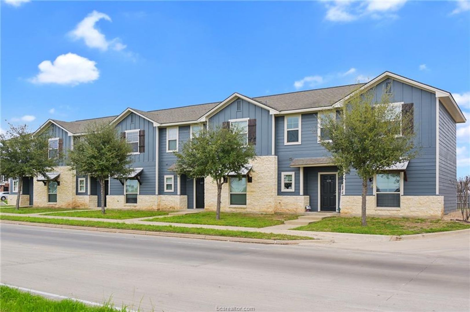 College Station Townhome: 709 Luther Street