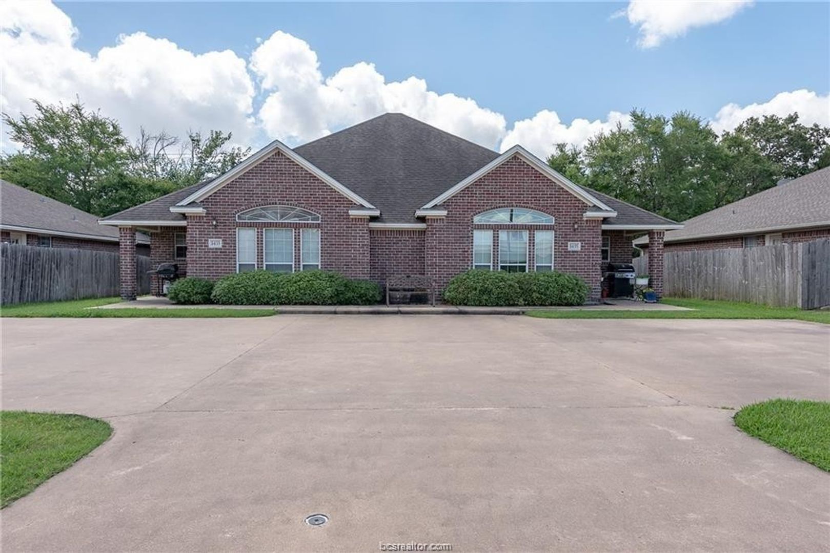 Bryan Multiplex: 1421 Western Oaks Court