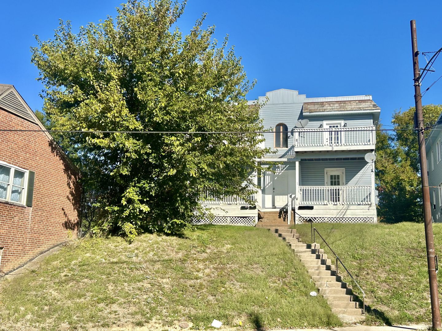 Cincinnati Apartment: 5207 Montgomery Road