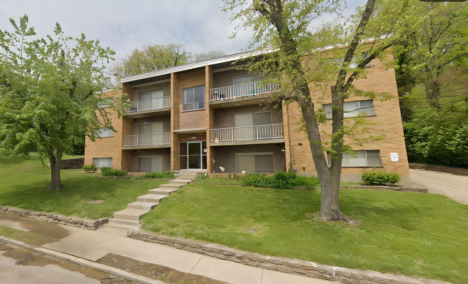 Cincinnati Apartment: 1572 Glen Parker Ave