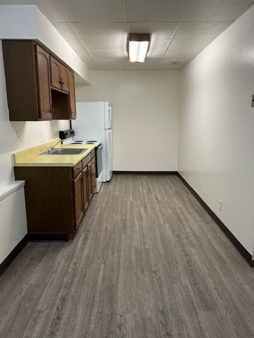 Granger Apartment: 2202 Broadway