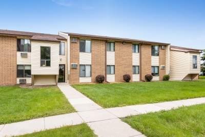 Boone Apartment: 1127 South Linn St