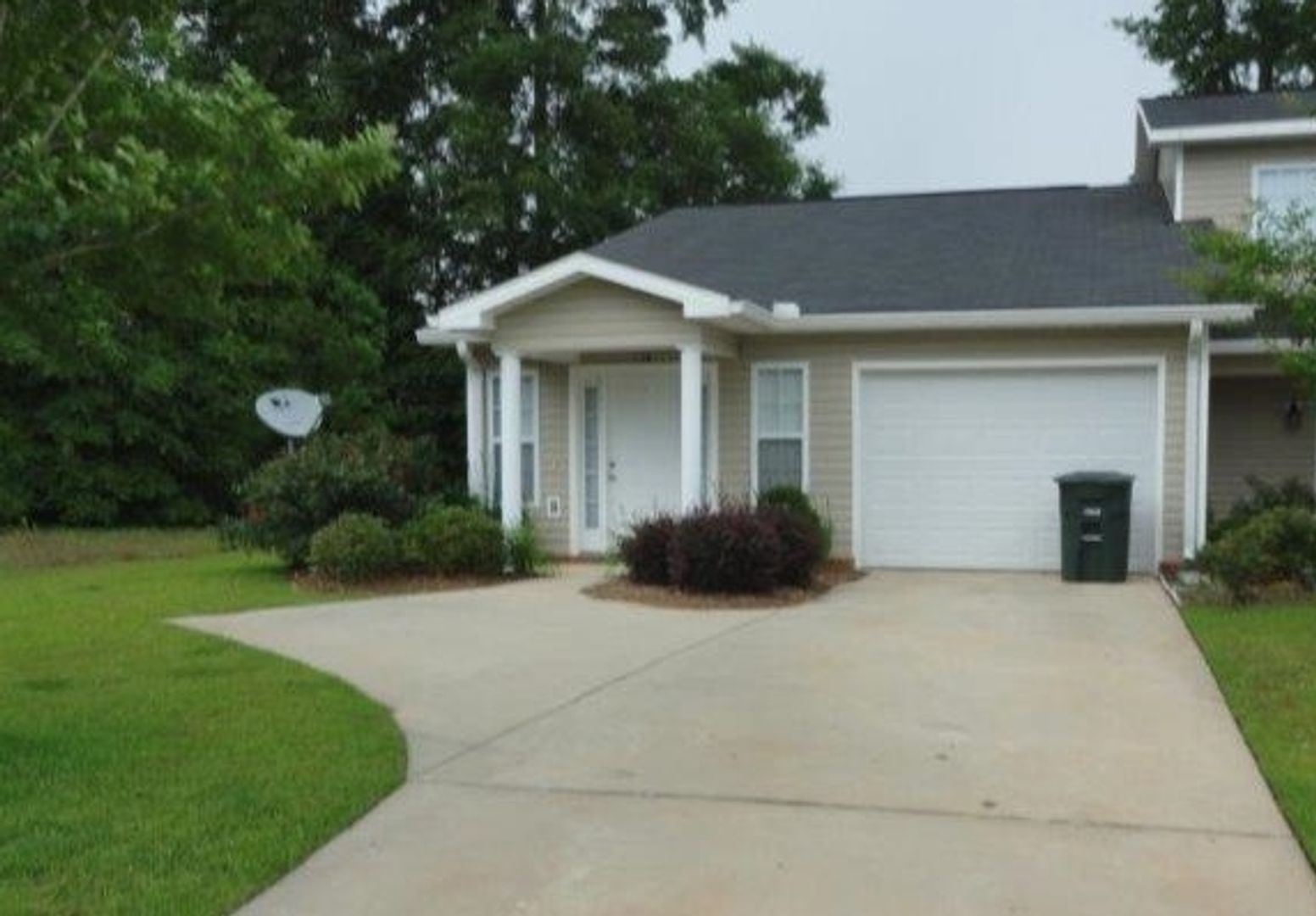 Enterprise Apartment: 138 Jasmine Circle