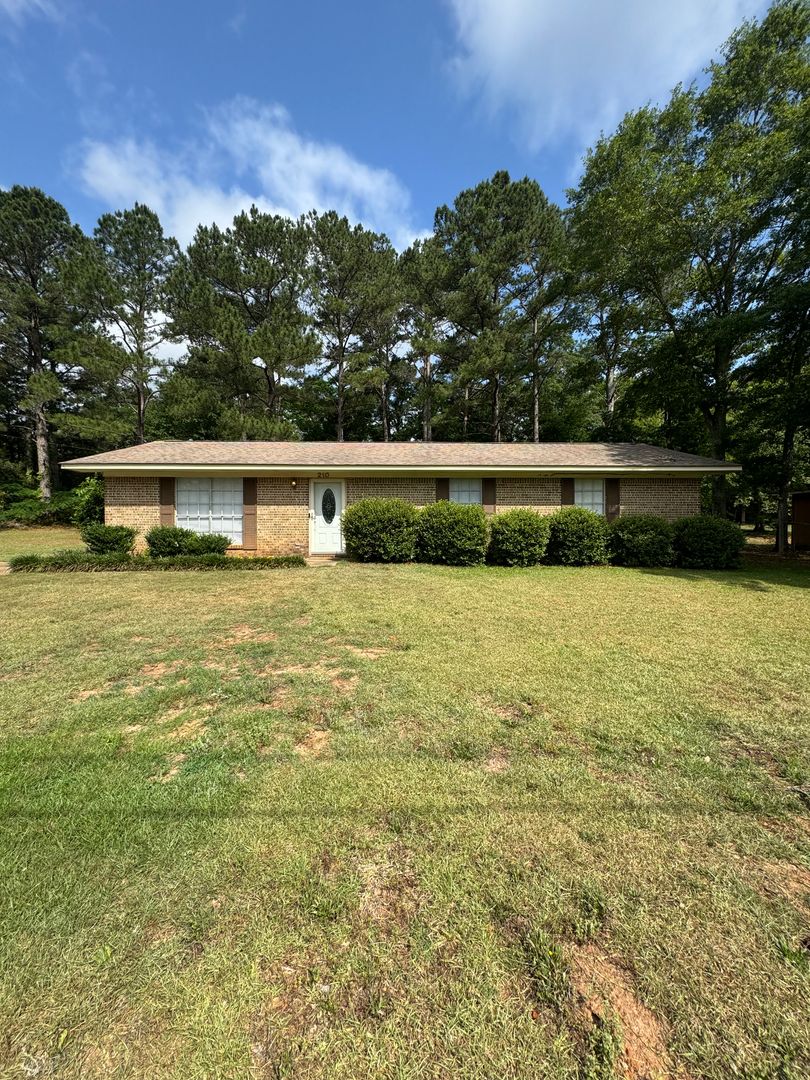 Enterprise House: 210 Meredith Street