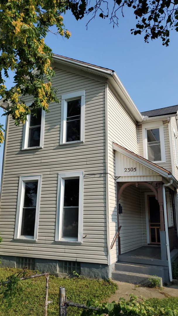 Dayton House: 2305 E 3rd St