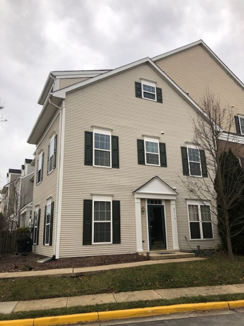 Odenton House: 8712 Autumn Ridge Court