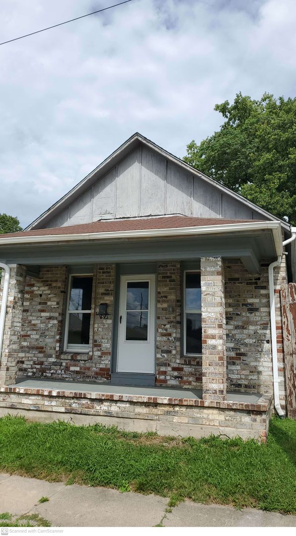 Dayton House: 108 N McGee