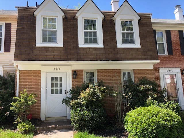 Burke Townhome: 5912 Kara Place