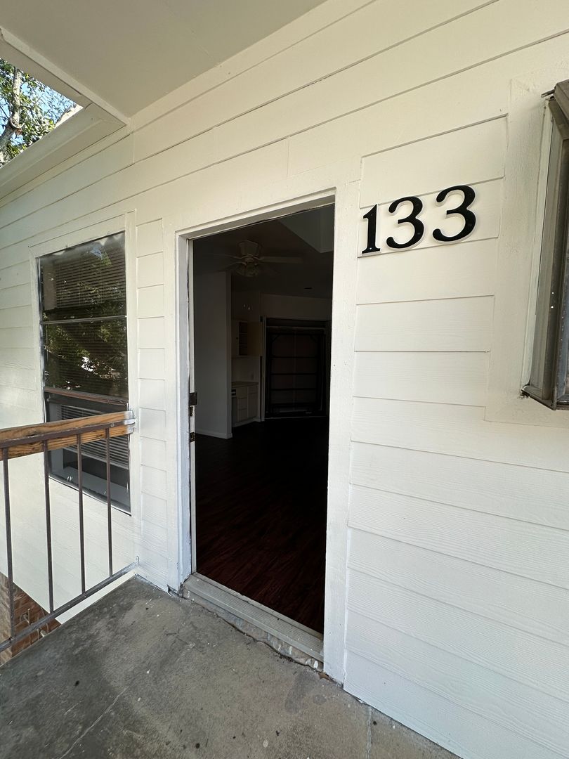 HOUSTON Apartment: 7901 Cambridge