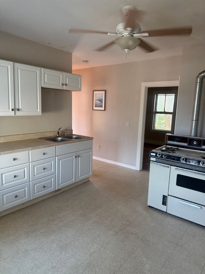 Woonsocket Apartment: 448 Cumberland Hill Road