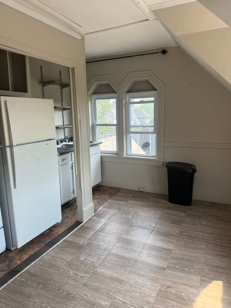 Providence Apartment: 130 Moore Street