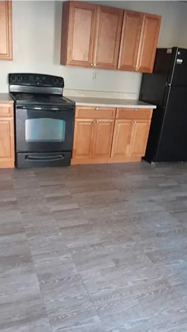 Griswold Apartment: 108 North Main Street
