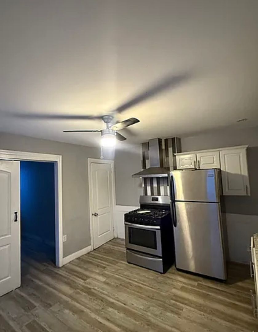 Norwich Apartment: 438-440 Norwich Avenue