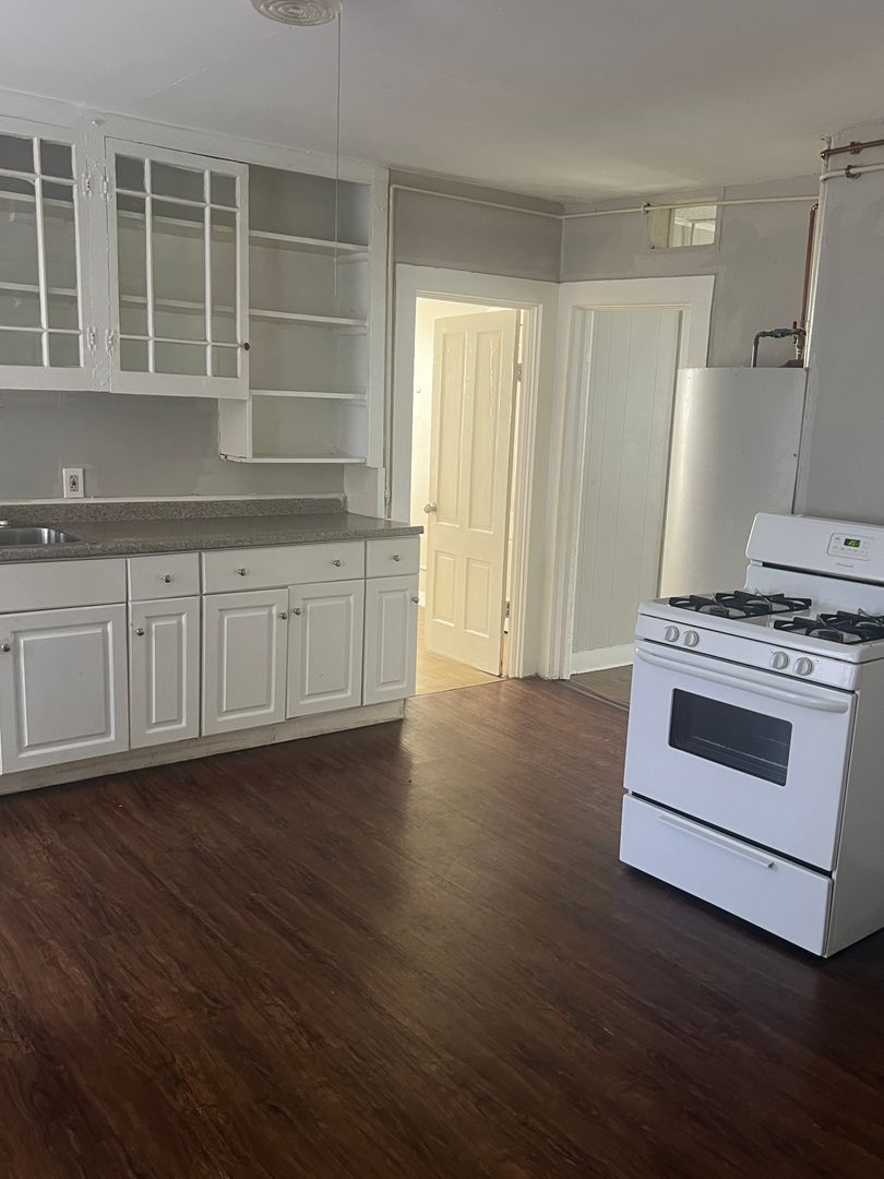 Windham Apartment: 49 Brook Street
