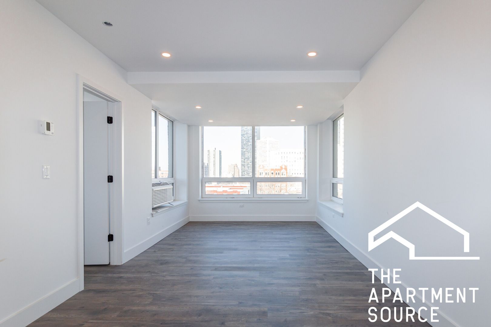 Chicago Apartment: 941 W. Carmen Avenue - 402