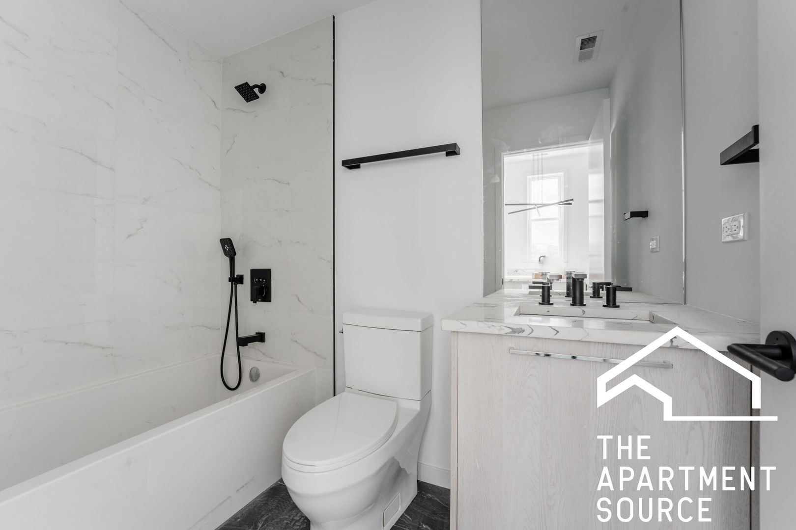 Chicago Apartment: 2743 W Division St