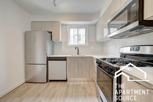 2Bed/1.5 Bath in Rogers Park – photo 1