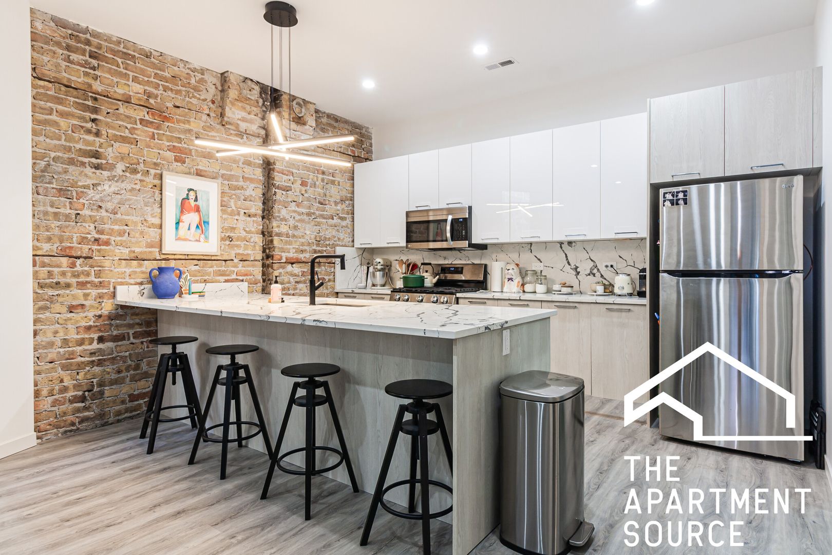 Chicago Apartment: 2743 W Division St