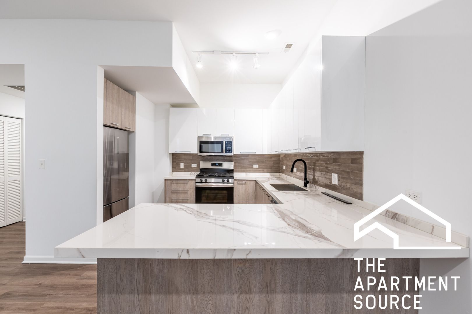 Chicago Apartment: 2550 S Wabash Ave. #203