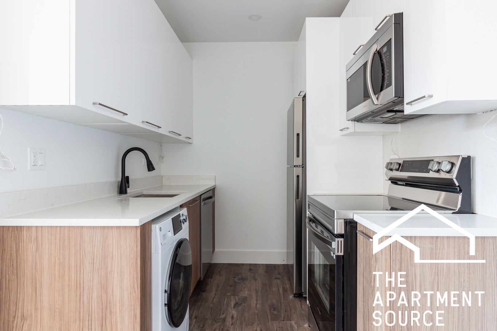 Chicago Apartment: 941 W. Carmen Avenue - 306