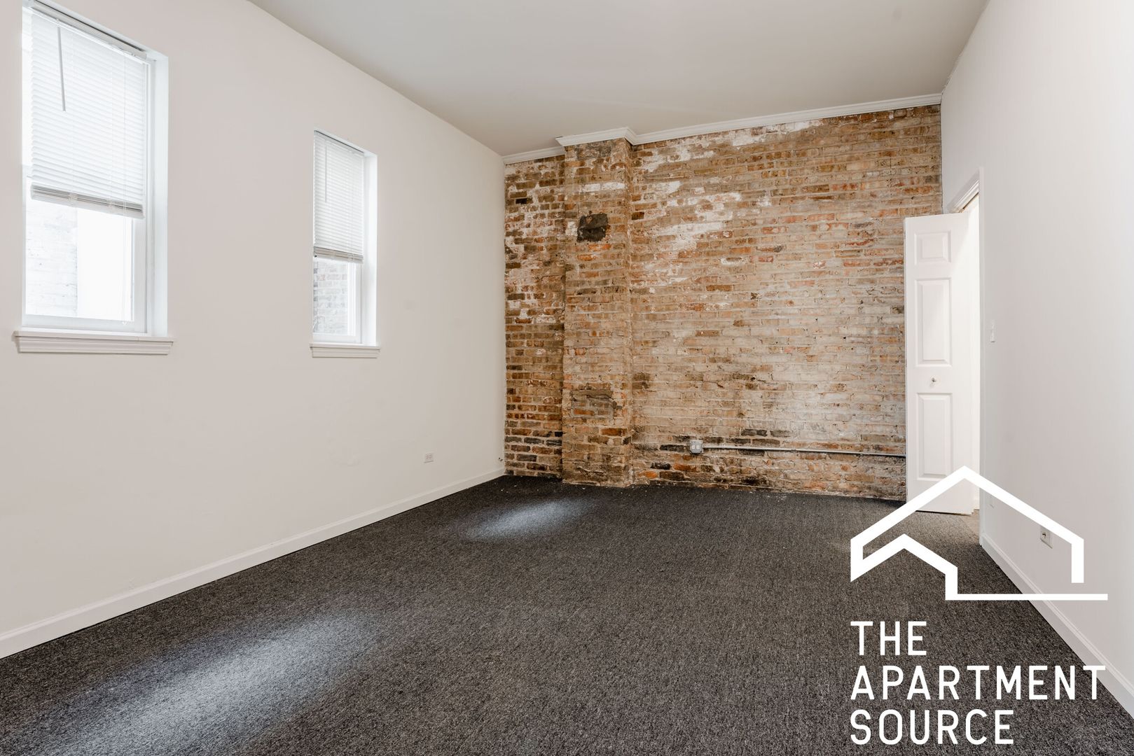 Chicago Apartment: 2336 N Milwaukee Ave. #2R
