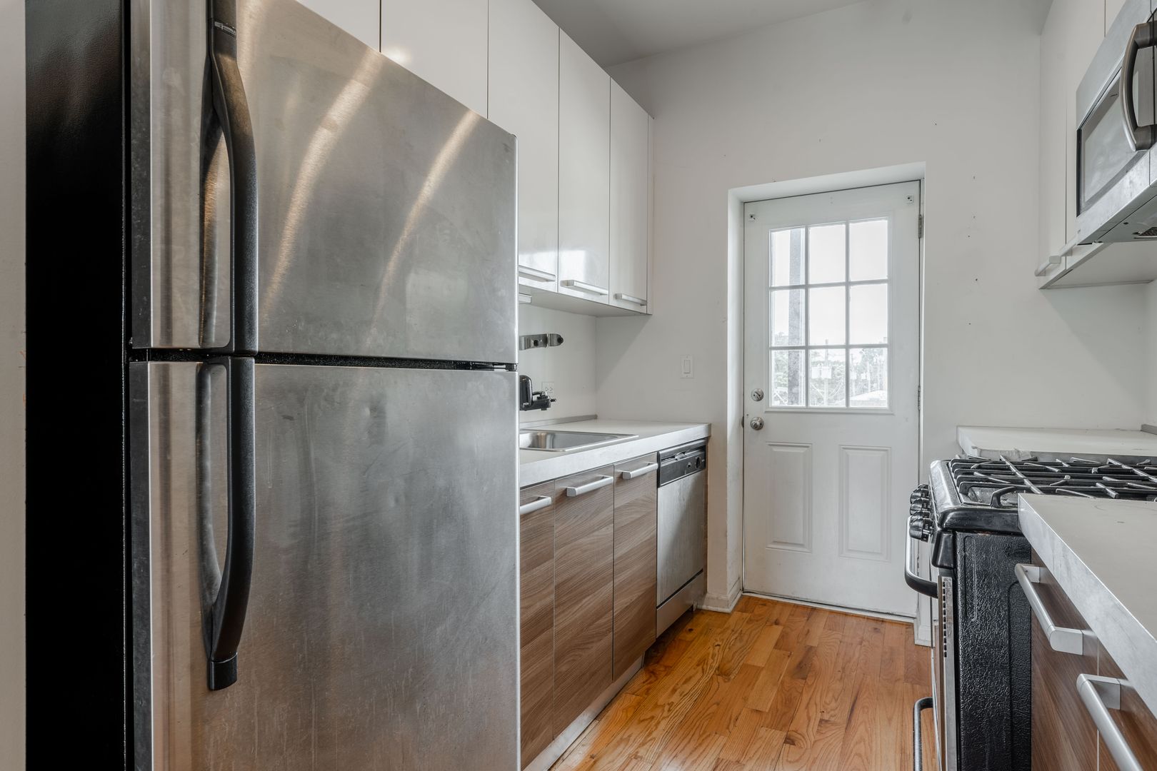 Chicago Apartment: 1210 W. Foster Ave.