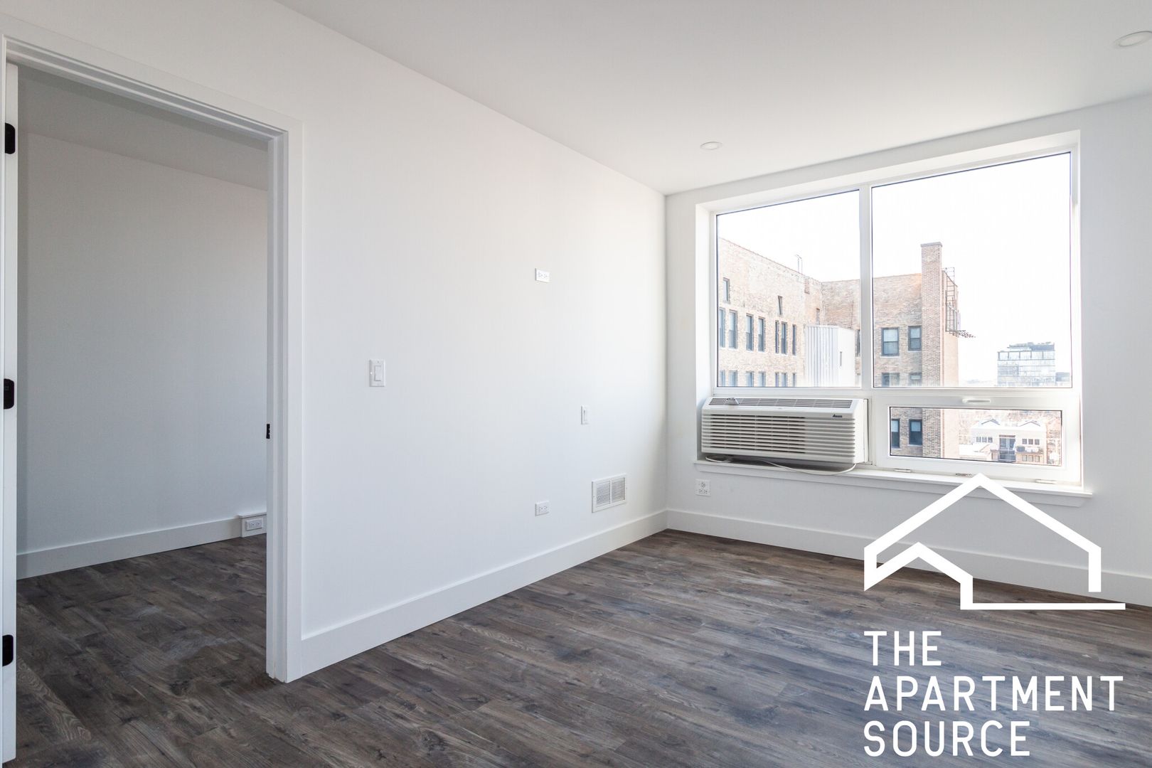 Chicago Apartment: 941 W. Carmen Avenue - 106