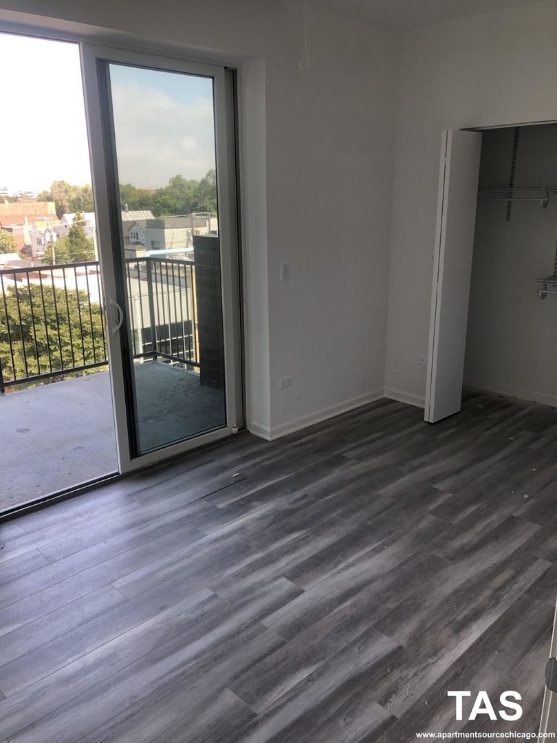 Chicago Apartment: 2533/2535 W. Fullerton Ave.