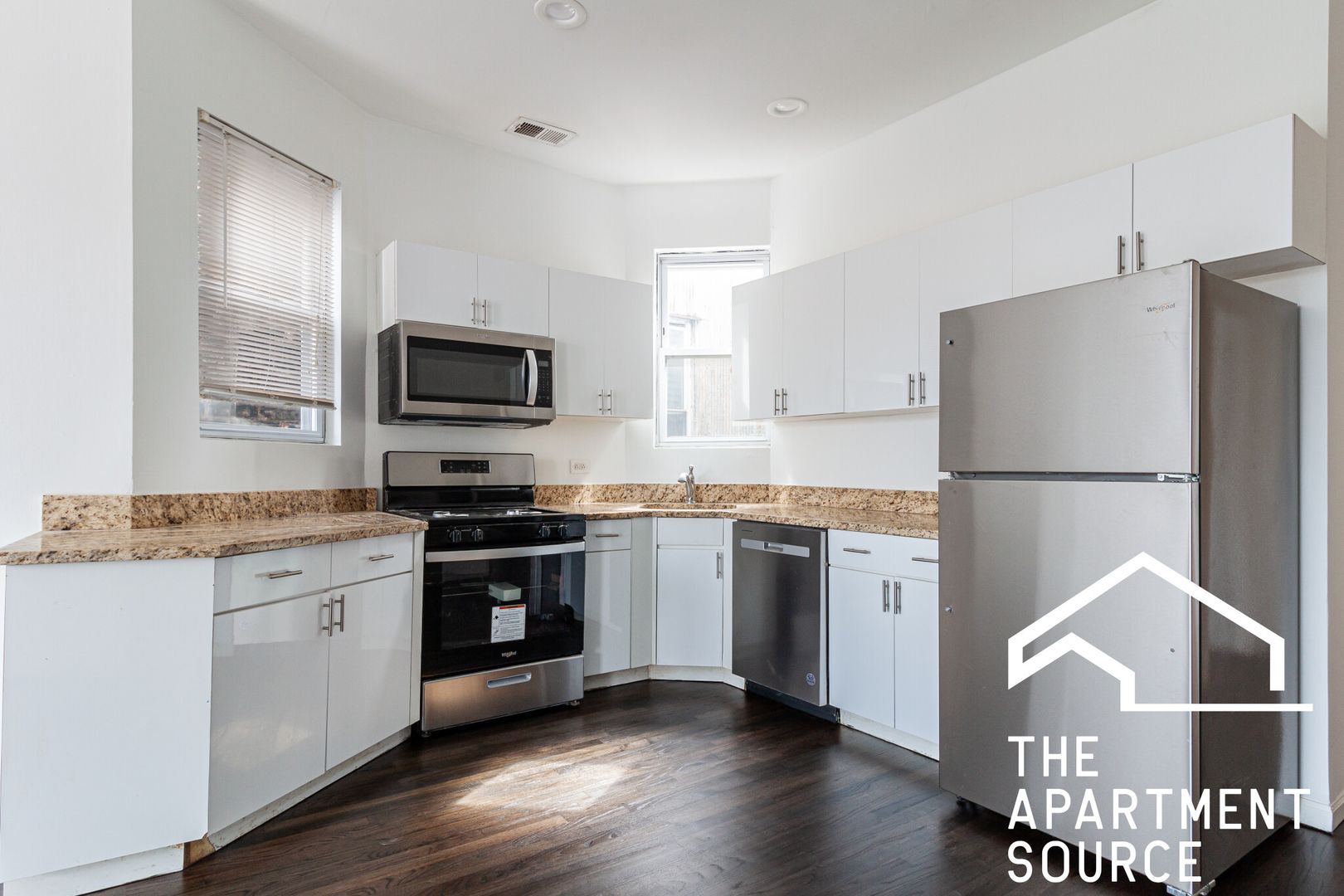 Chicago Apartment: 3328 N. Clark St