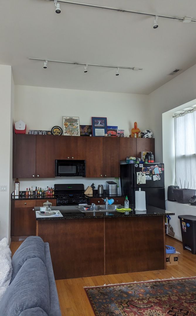 Chicago Apartment: 2401 W. North Ave.