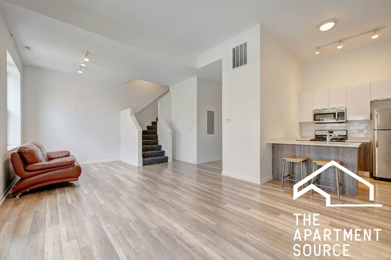 Chicago Apartment: 2700 W. North Ave. #205