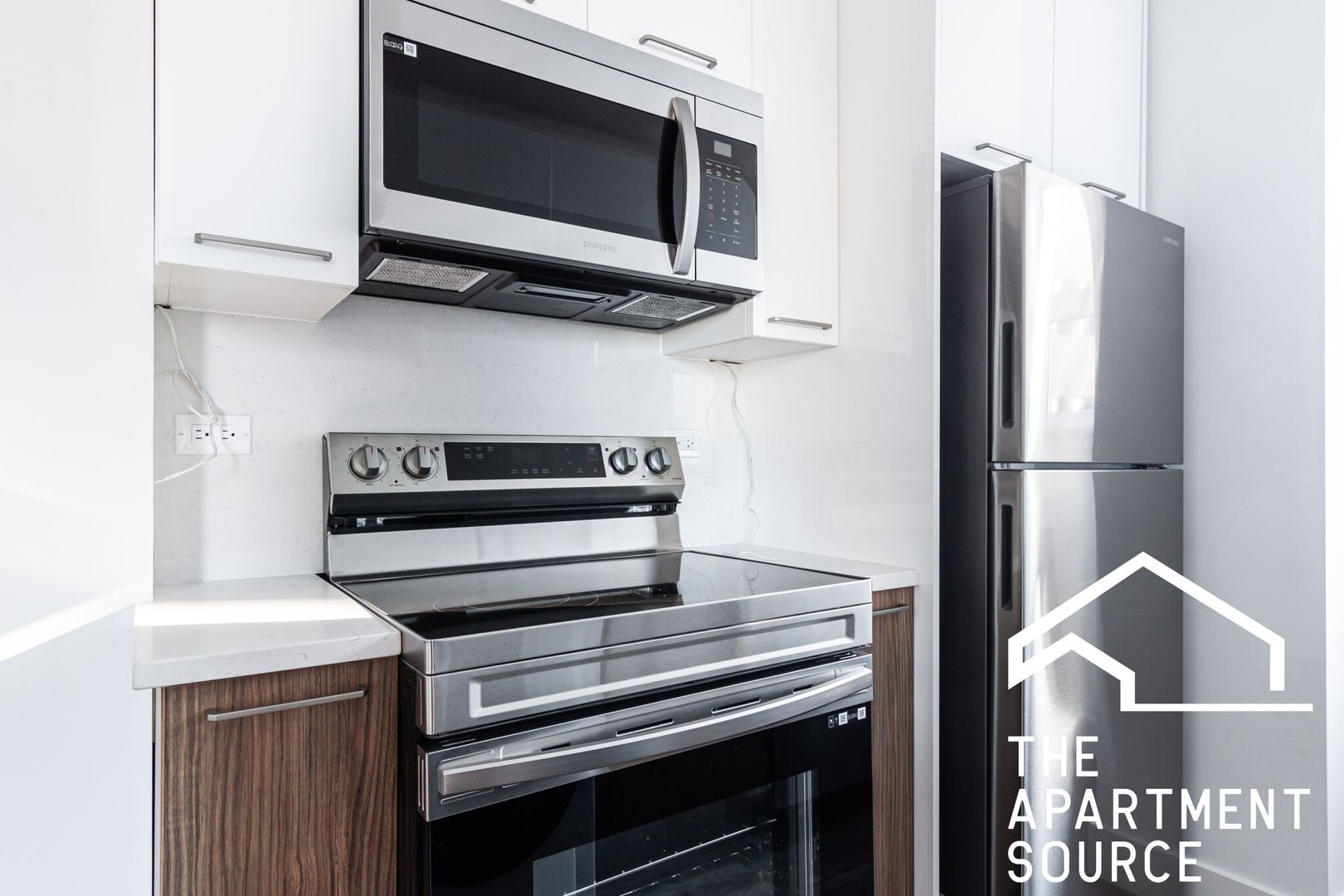 Chicago Apartment: 941 W. Carmen Avenue - 408