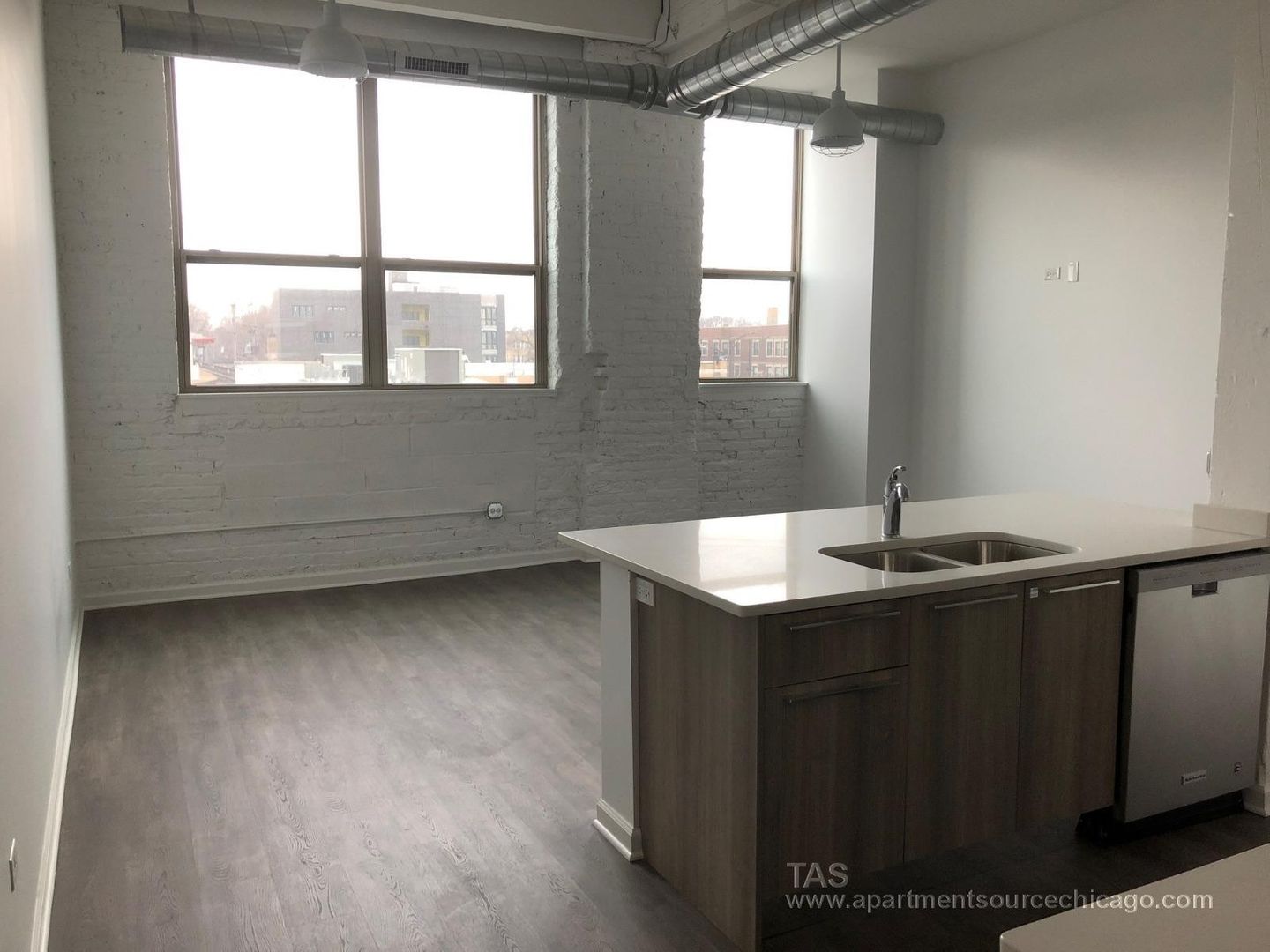 Chicago Apartment: 932 W. Dakin St. #305