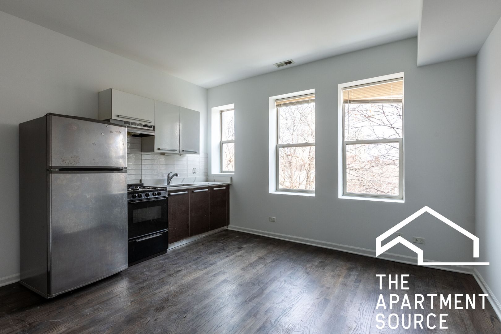 Chicago Apartment: 5054 N Winthrop Ave.