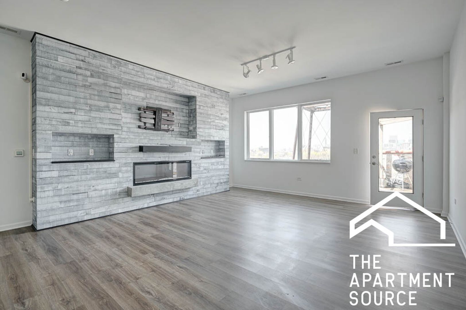 Chicago Apartment: 2550 S Wabash Ave. #506