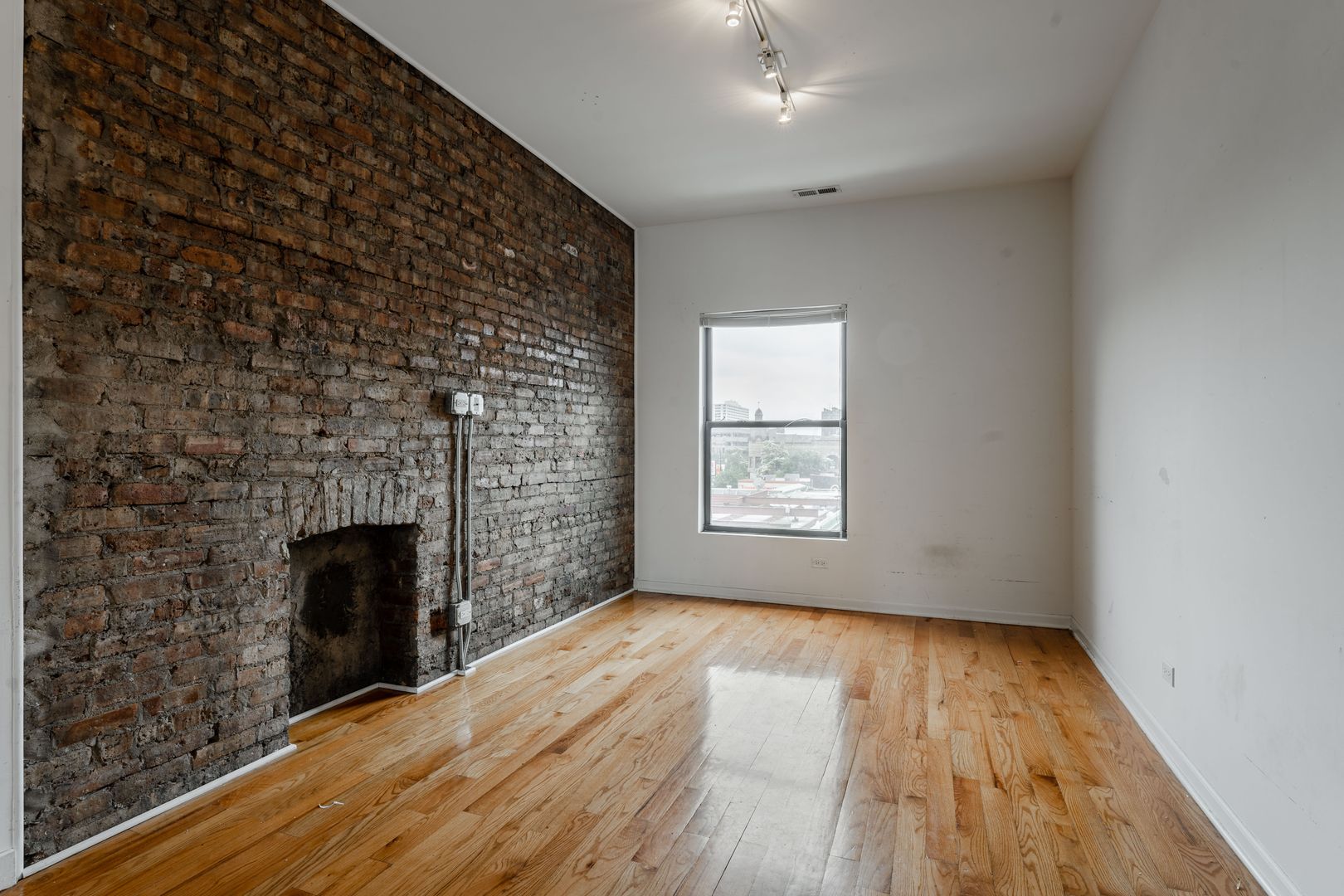Chicago Apartment: 1210 W. Foster Ave.