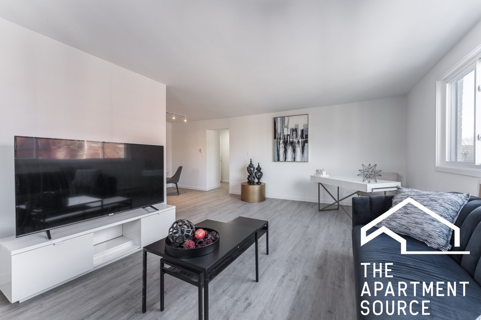 Chicago Apartment: 7621 N. Sheridan Rd.  - 3C