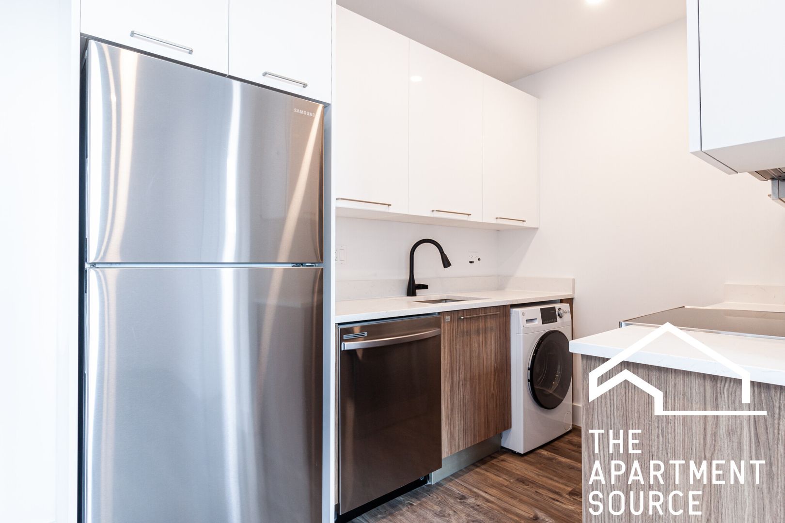 Chicago Apartment: 941 W. Carmen Avenue - 409