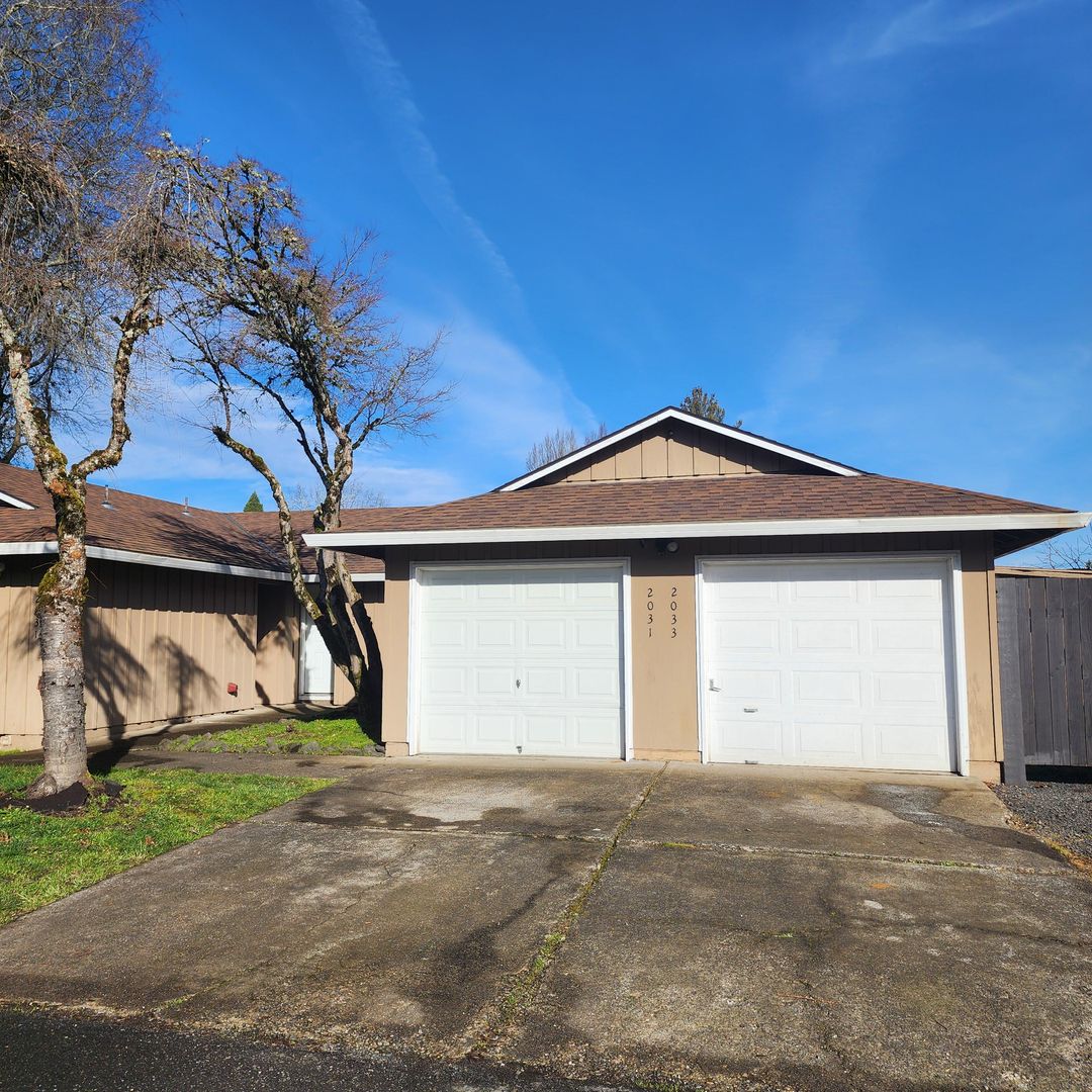 Hillsboro House: 2033 NE Darby Street